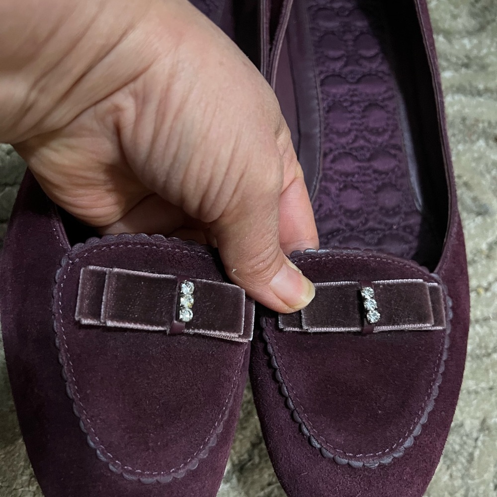 Elegant Burgundy Velvet Loafers - Picture 6 of 8